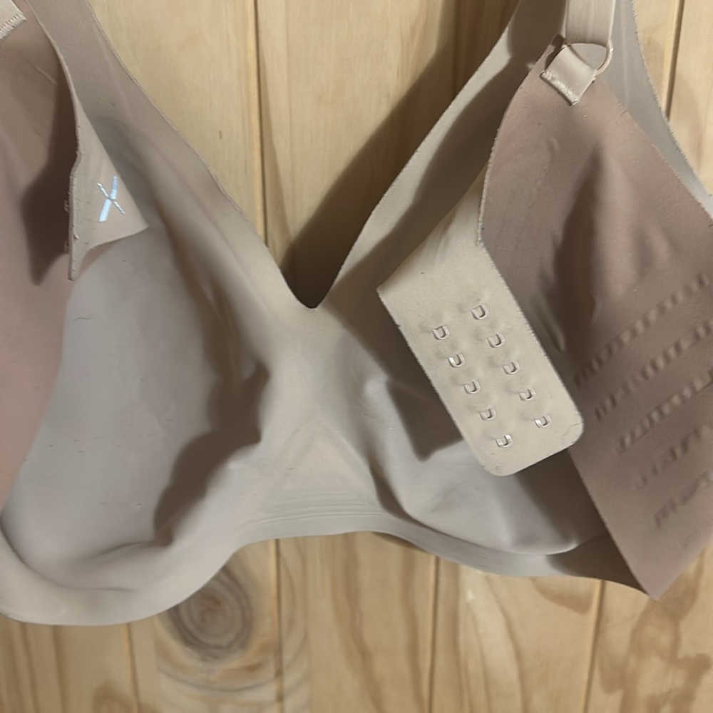 Knix Tan Full Coverage Bra with Molded Cups - Picture 5 of 5